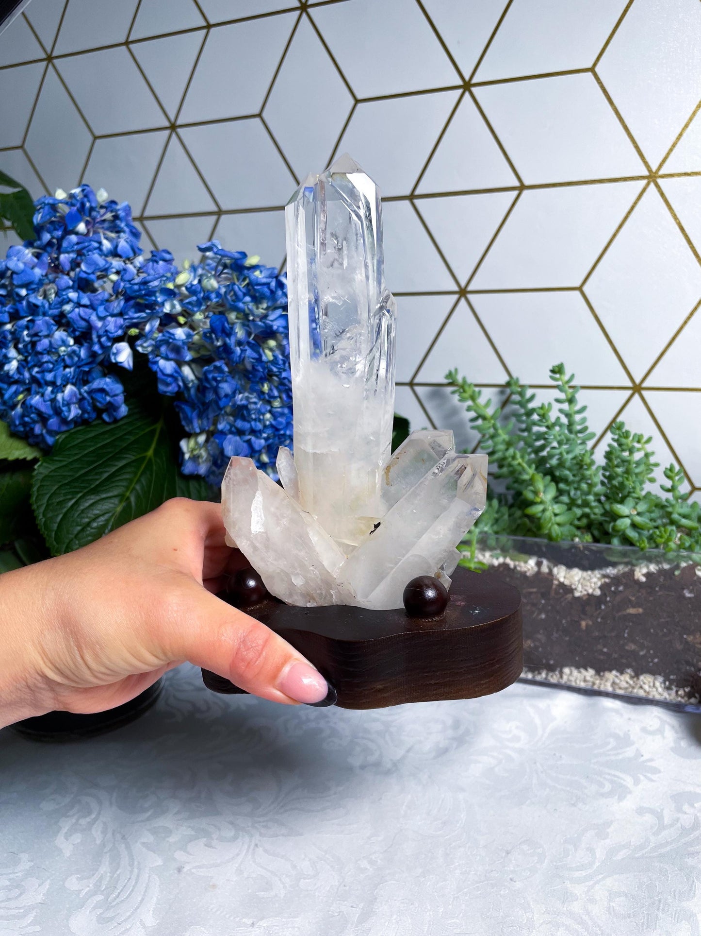 MASTER Crystal Clear Quartz with Stand - Crystal Amplifier - Harmonizes Enviornment - Ancient Wisdom - E7