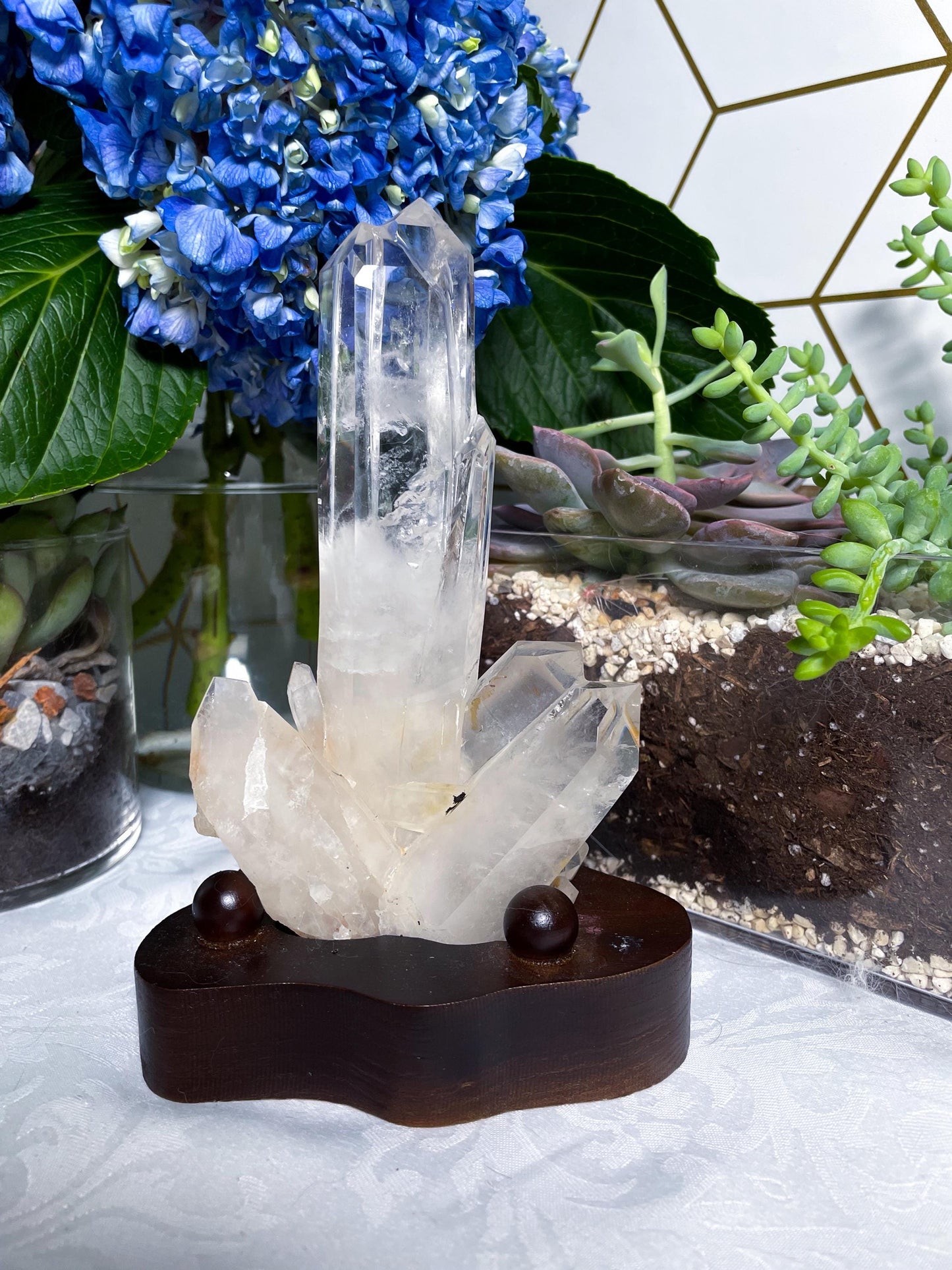 MASTER Crystal Clear Quartz with Stand - Crystal Amplifier - Harmonizes Enviornment - Ancient Wisdom - E7