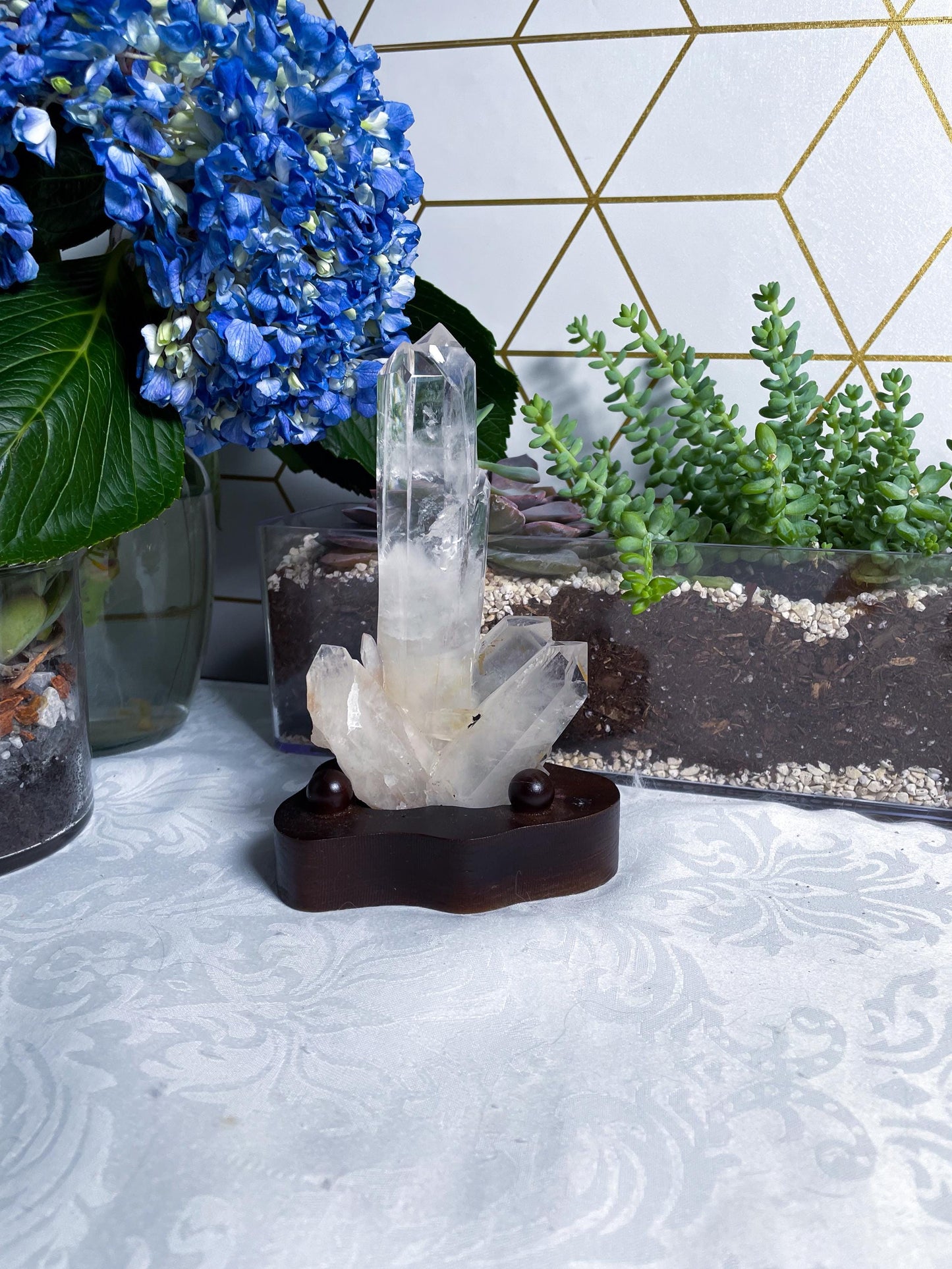 MASTER Crystal Clear Quartz with Stand - Crystal Amplifier - Harmonizes Enviornment - Ancient Wisdom - E7