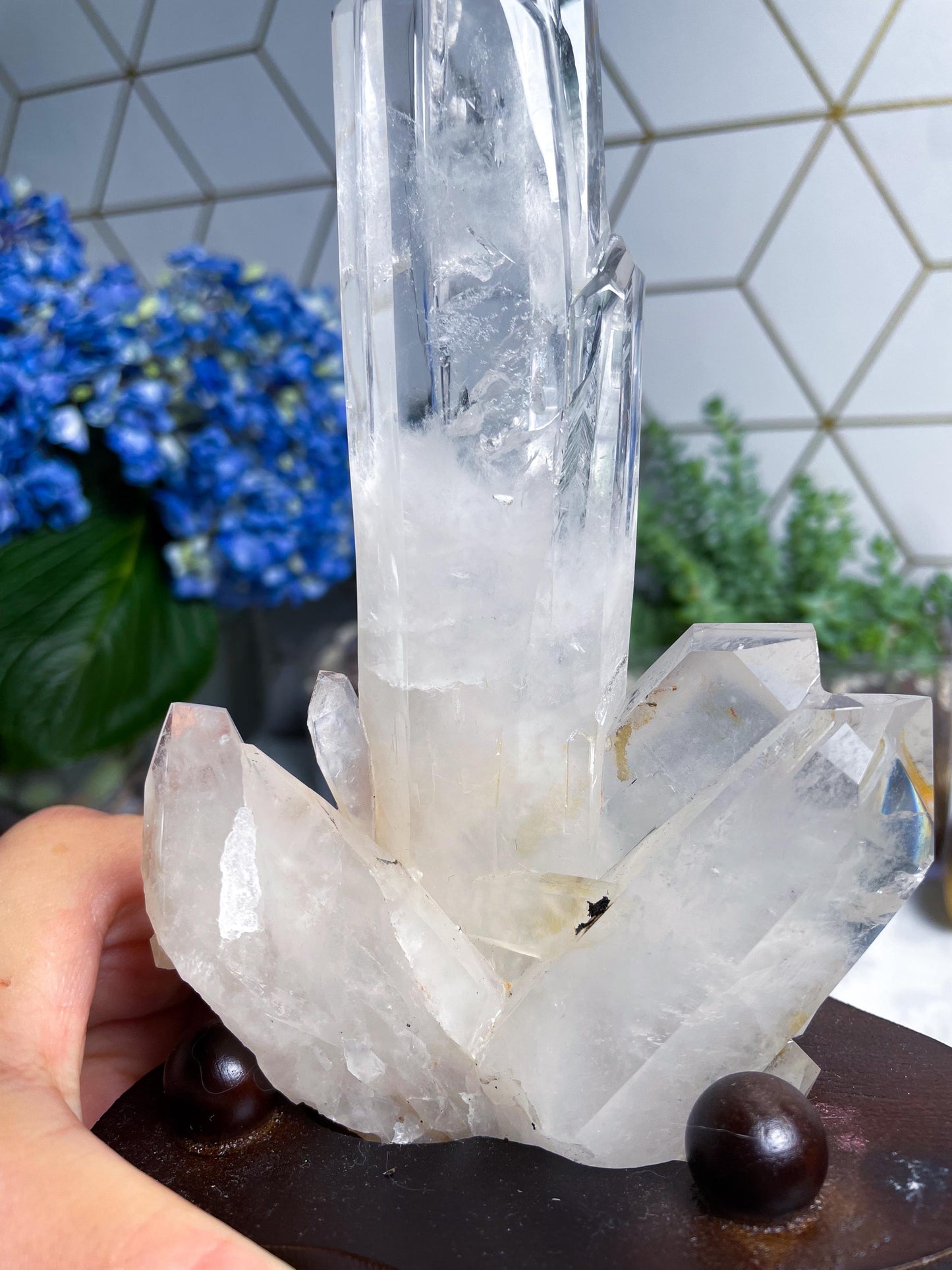 MASTER Crystal Clear Quartz with Stand - Crystal Amplifier - Harmonizes Enviornment - Ancient Wisdom - E7
