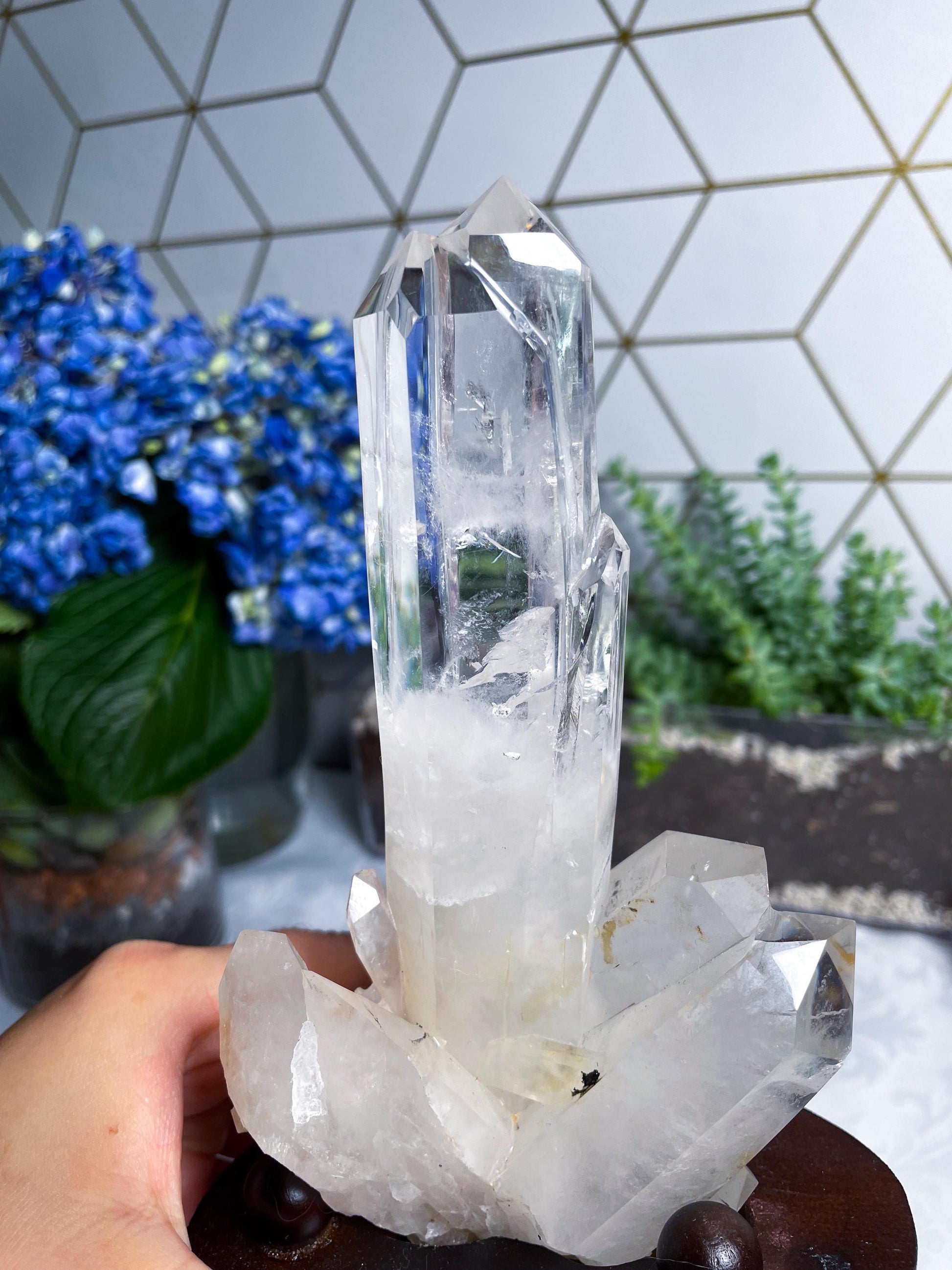MASTER Crystal Clear Quartz with Stand - Crystal Amplifier - Harmonizes Enviornment - Ancient Wisdom - E7